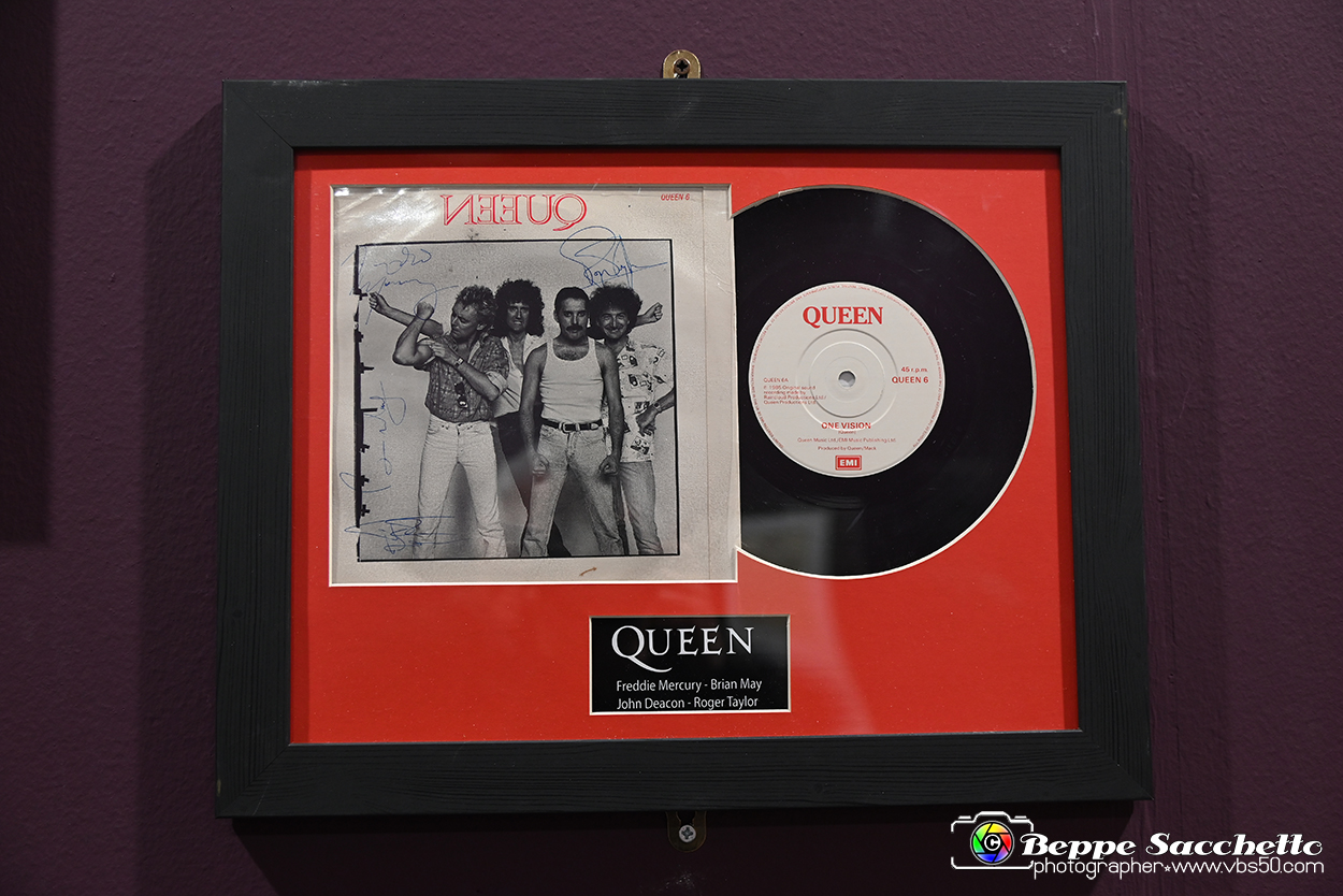 VBS_1691 - Mostra Peter Hince - Queen Experience.jpg